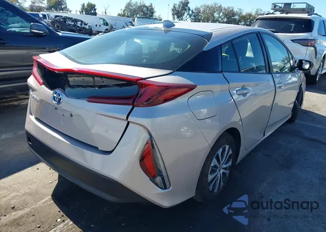 2021 Toyota Prius Prime Le z USA, uszkodzony, nr VIN JTDKAMFP6M3178419
